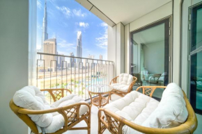 Downtown - 2BR Apartment with Burj Khalifa View